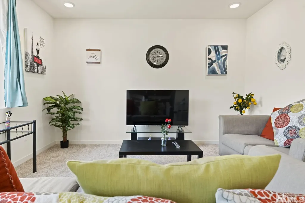 4920 Little Rock Sun Valley NV 89433