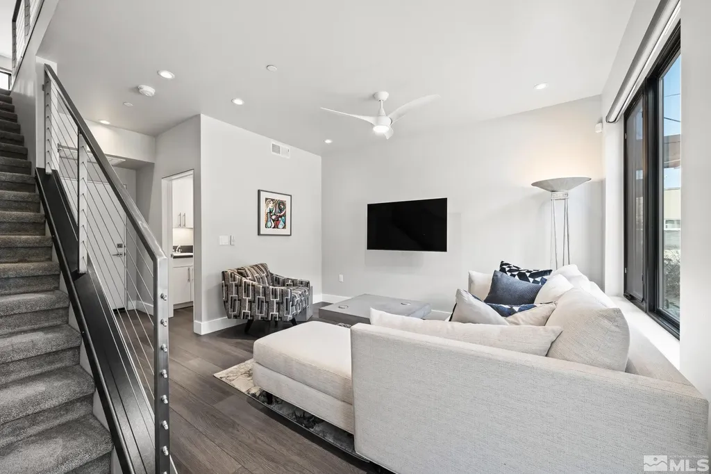104 High Reno NV 89502