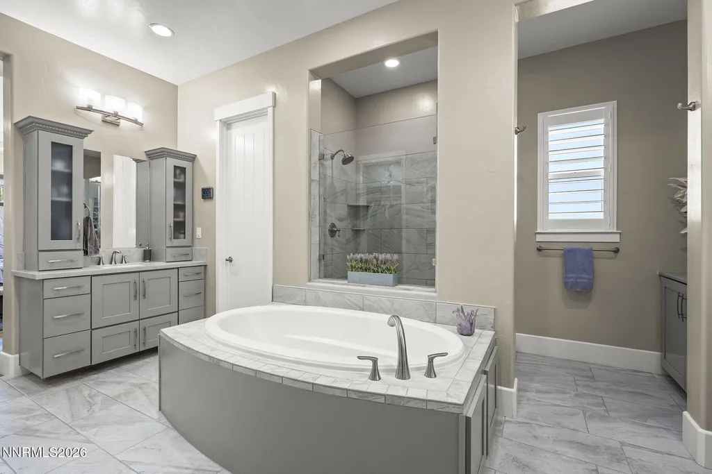 5431 Salmon River Reno NV 89511