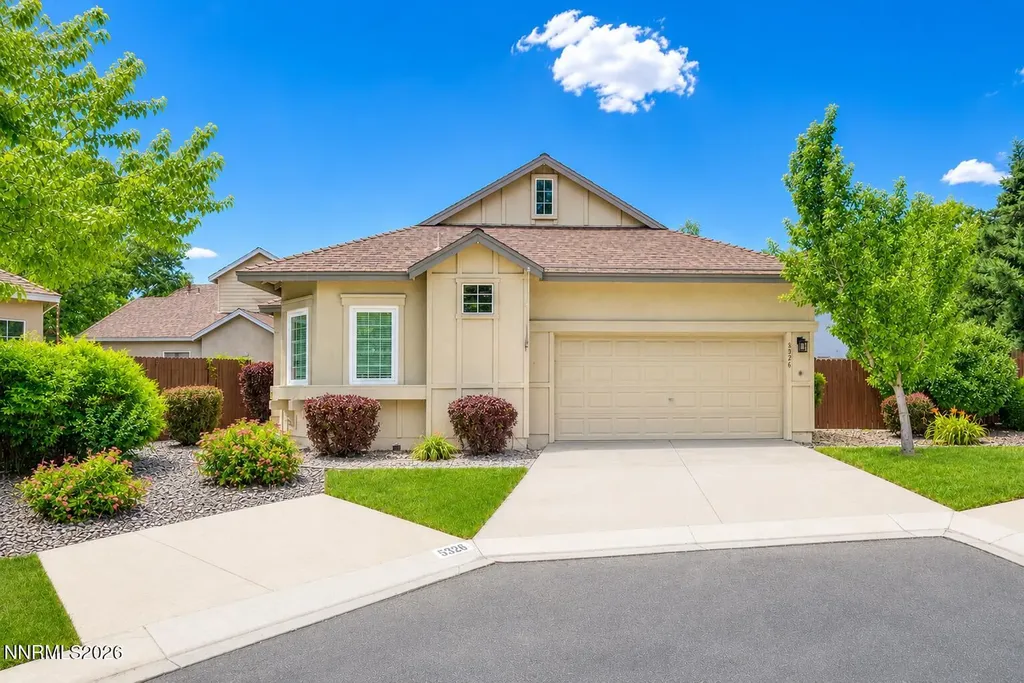 5326 Desert Peach Sparks NV 89436