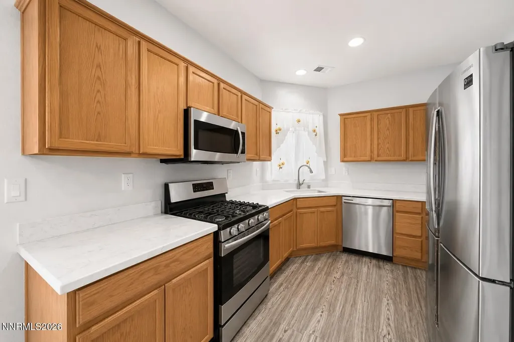 5326 Desert Peach Sparks NV 89436