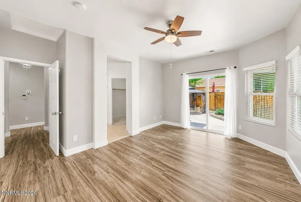 5326 Desert Peach Sparks NV 89436