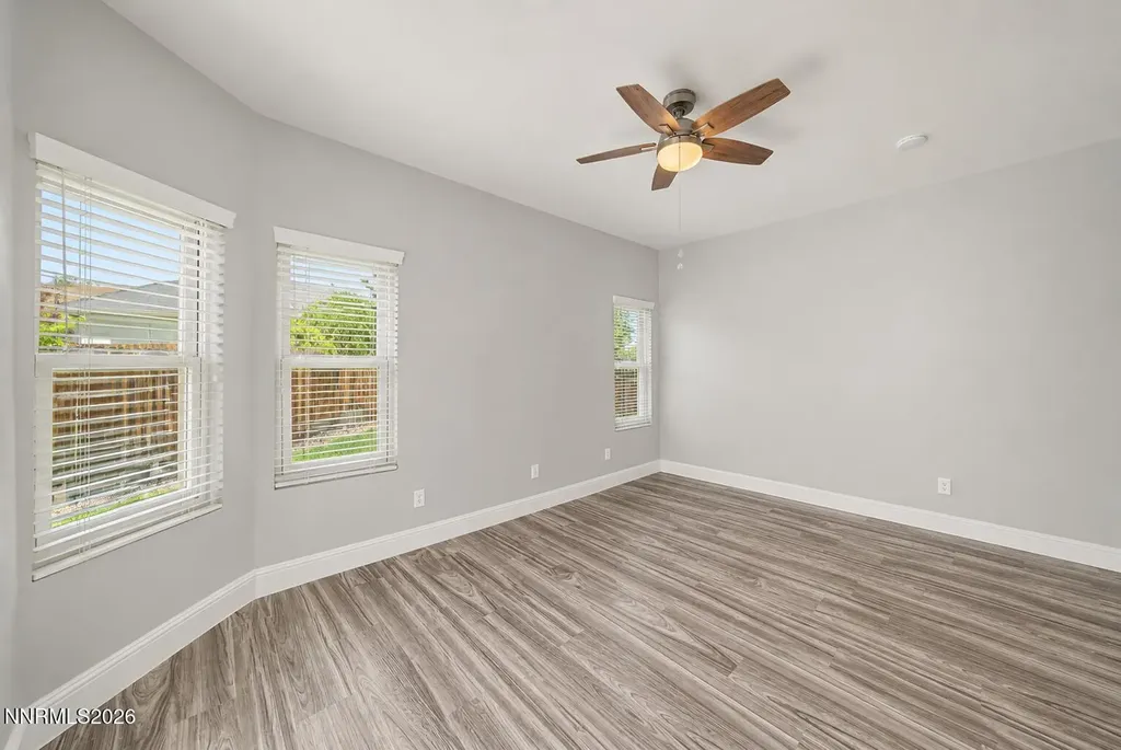 5326 Desert Peach Sparks NV 89436