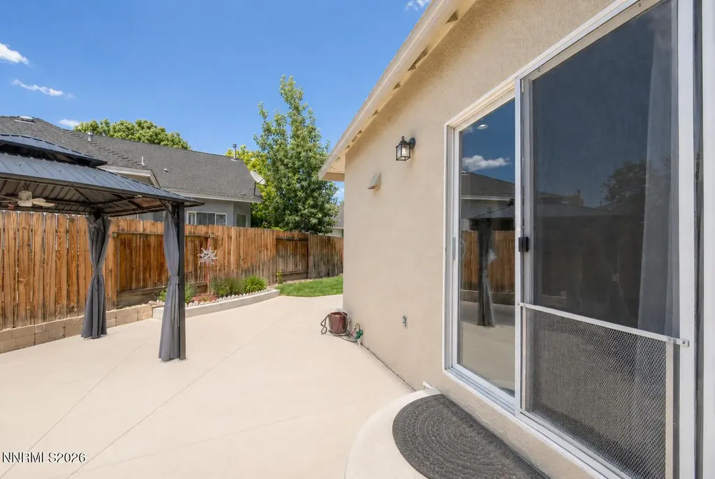 5326 Desert Peach Sparks NV 89436