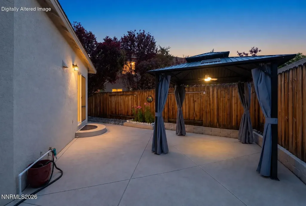 5326 Desert Peach Sparks NV 89436
