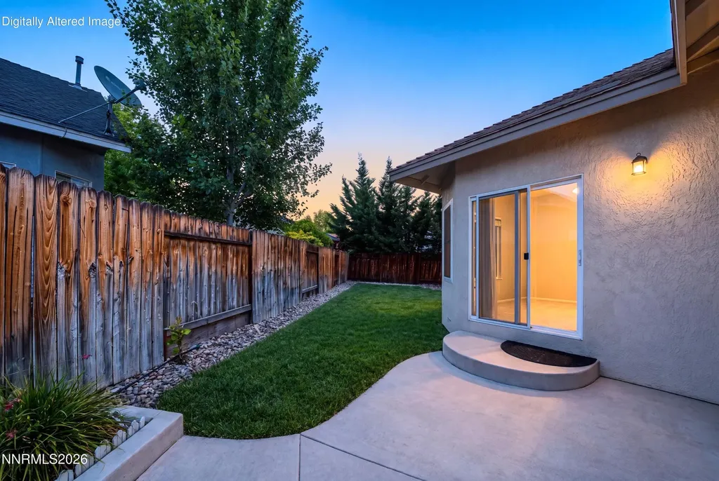 5326 Desert Peach Sparks NV 89436