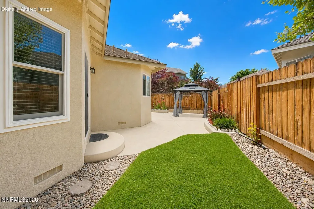 5326 Desert Peach Sparks NV 89436