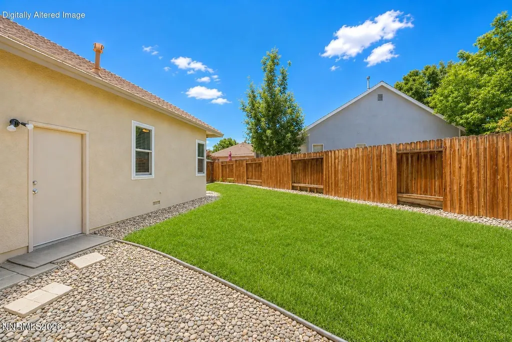 5326 Desert Peach Sparks NV 89436