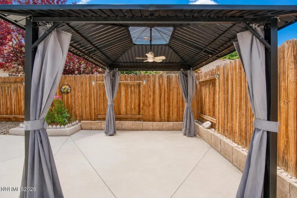 5326 Desert Peach Sparks NV 89436