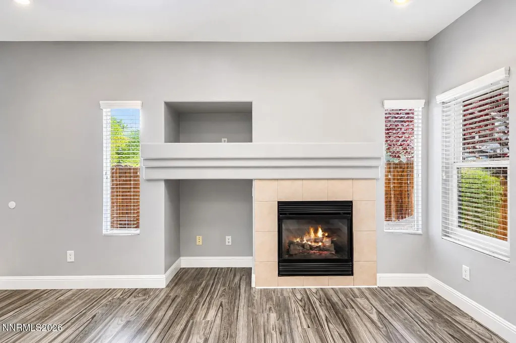 5326 Desert Peach Sparks NV 89436
