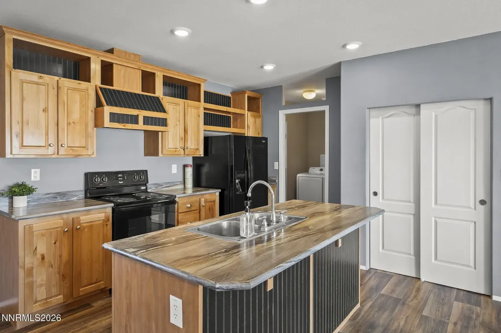 16 Sierra View Reno NV 89508