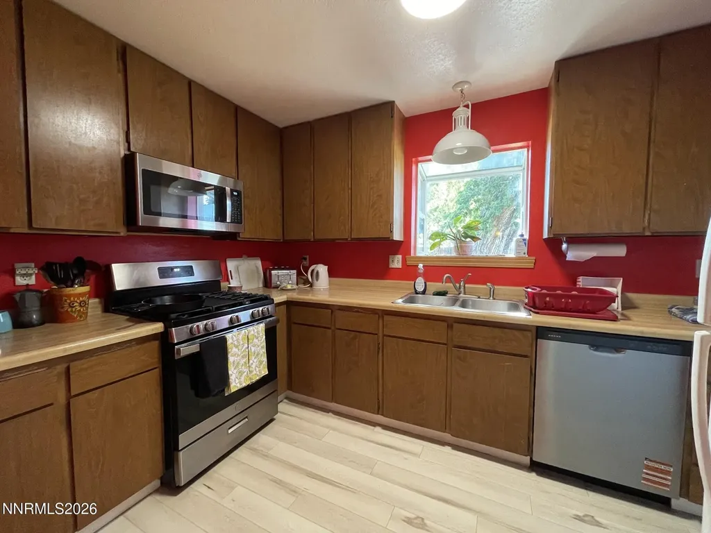 230 Mountain View Yerington NV 89447