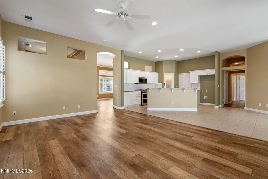 325 Hidden Oaks Dayton NV 89403