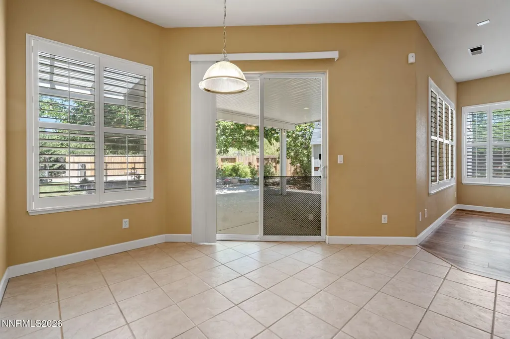 325 Hidden Oaks Dayton NV 89403