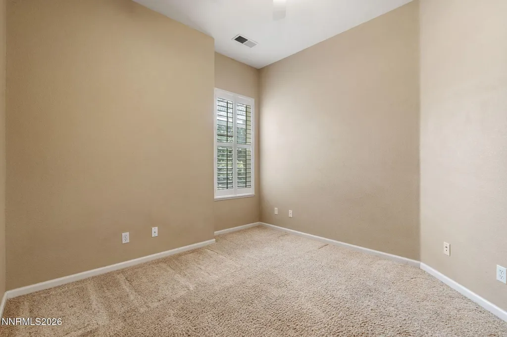 325 Hidden Oaks Dayton NV 89403