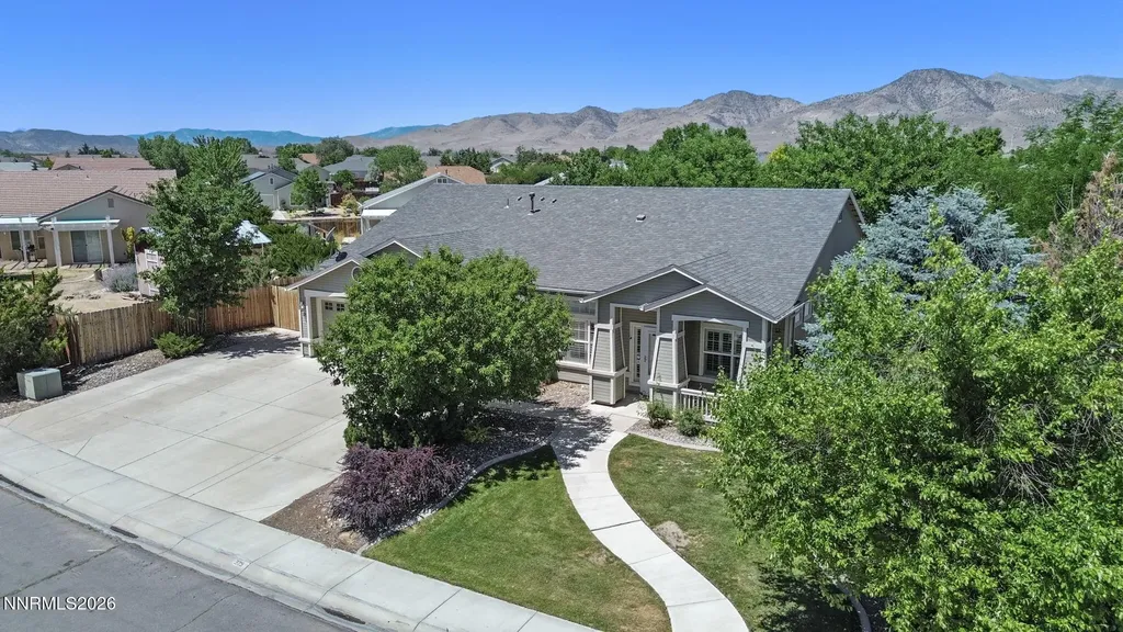 325 Hidden Oaks Dayton NV 89403