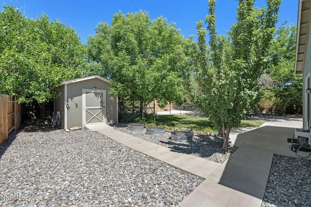 325 Hidden Oaks Dayton NV 89403