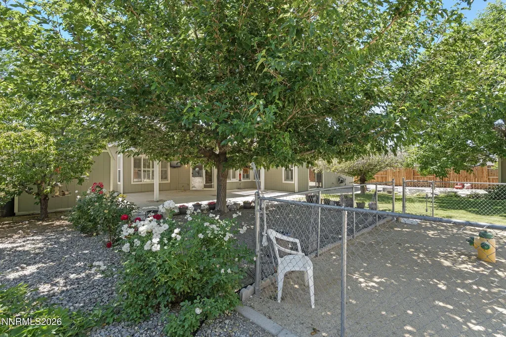 325 Hidden Oaks Dayton NV 89403