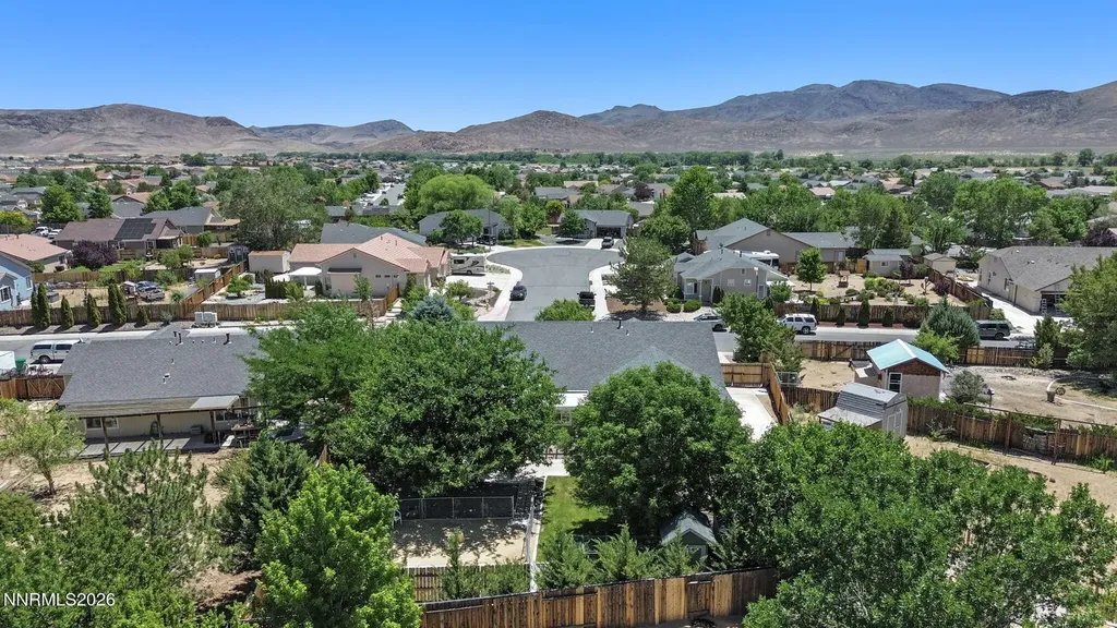 325 Hidden Oaks Dayton NV 89403