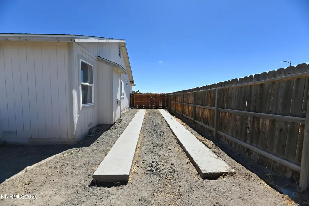 420 Fort Sutter Fernley NV 89408