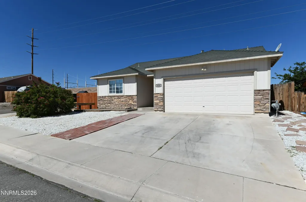 420 Fort Sutter Fernley NV 89408
