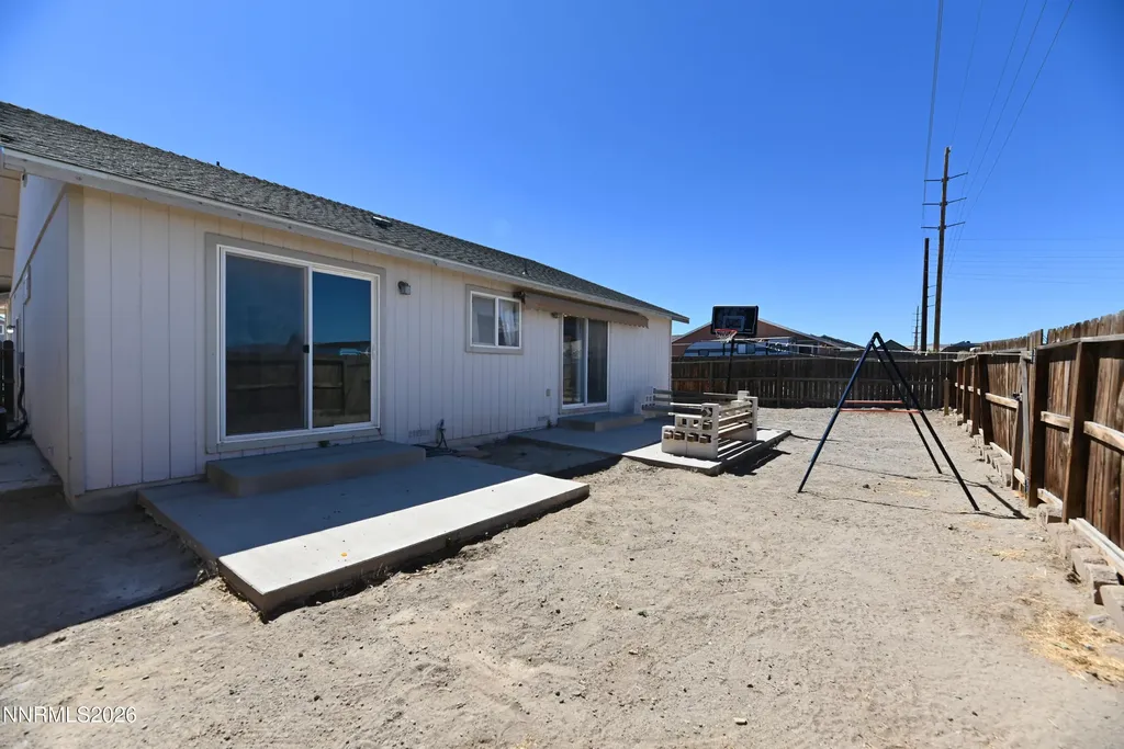 420 Fort Sutter Fernley NV 89408