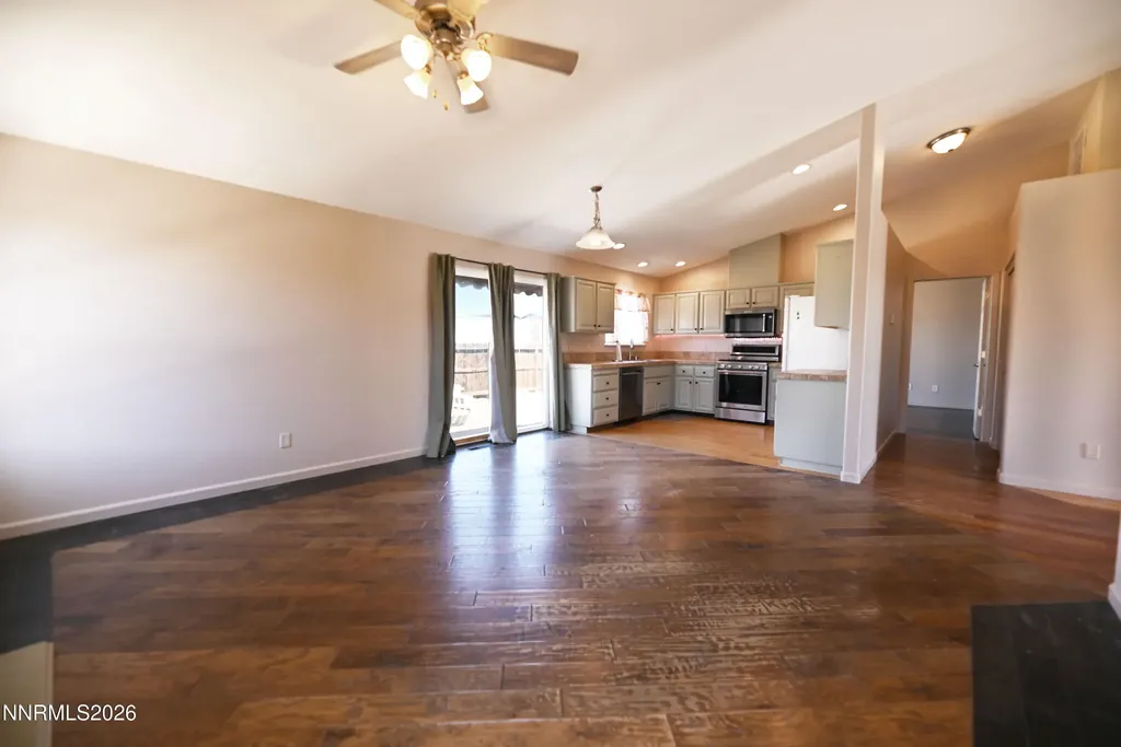 420 Fort Sutter Fernley NV 89408