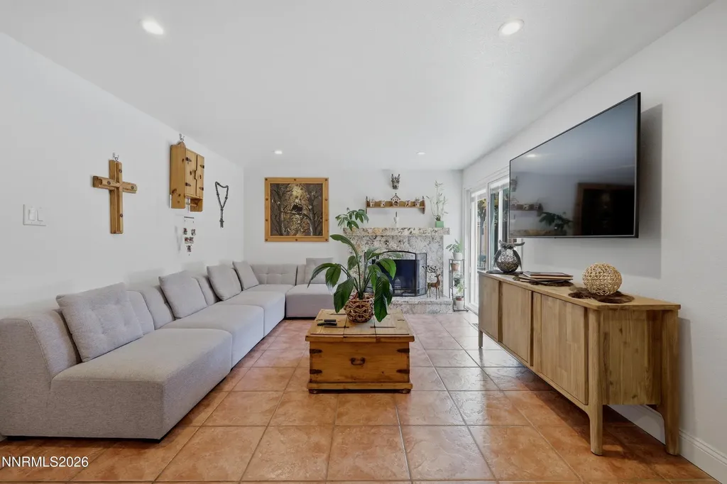 810 Autumn Hills Reno NV 89511