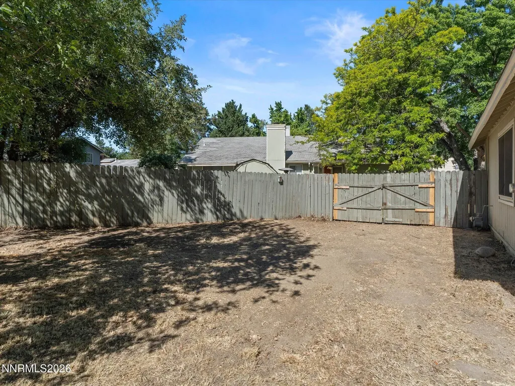2714 Perro Reno NV 89502