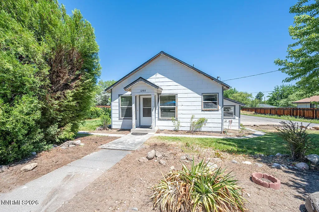 1295 Feather Reno NV 89509