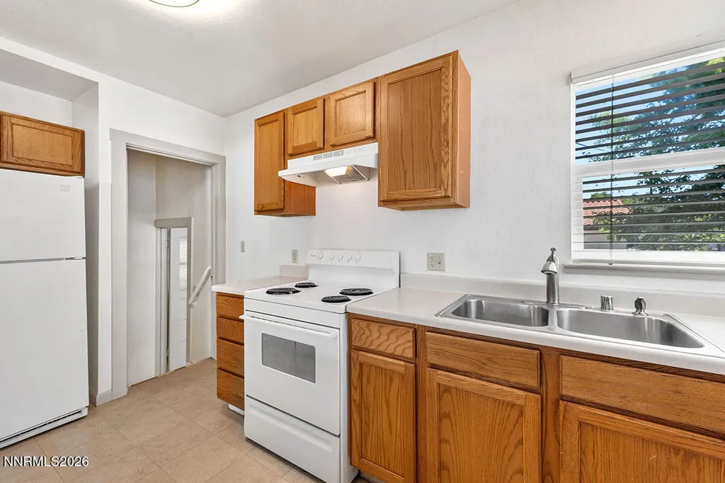 1295 Feather Reno NV 89509