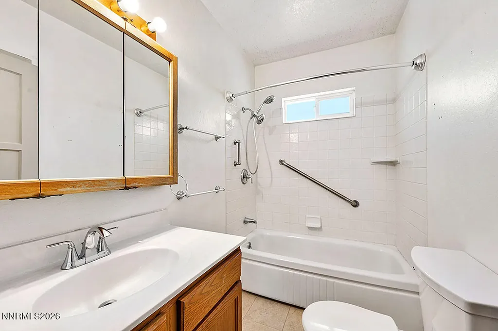 1295 Feather Reno NV 89509