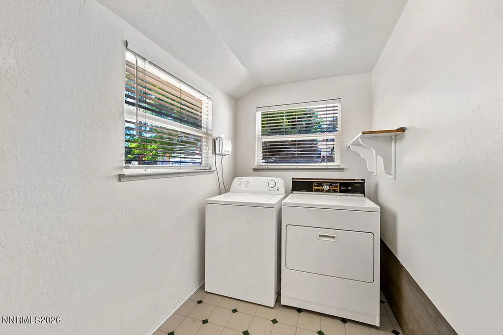 1295 Feather Reno NV 89509