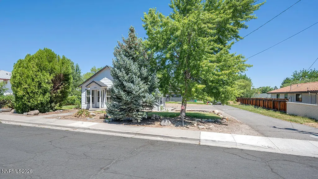 1295 Feather Reno NV 89509