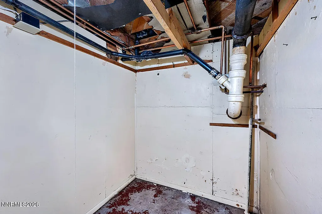 1295 Feather Reno NV 89509