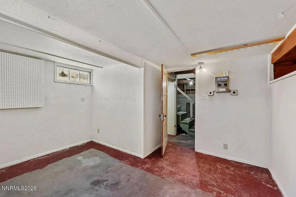 1295 Feather Reno NV 89509