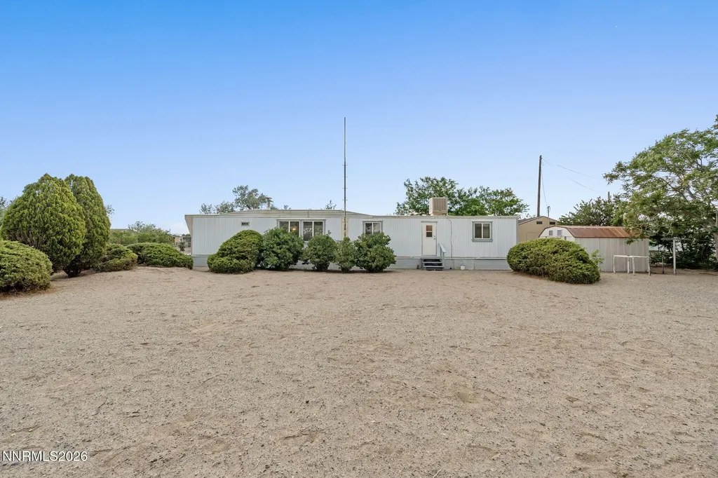 3165 Hollyhock Silver Springs NV 89429