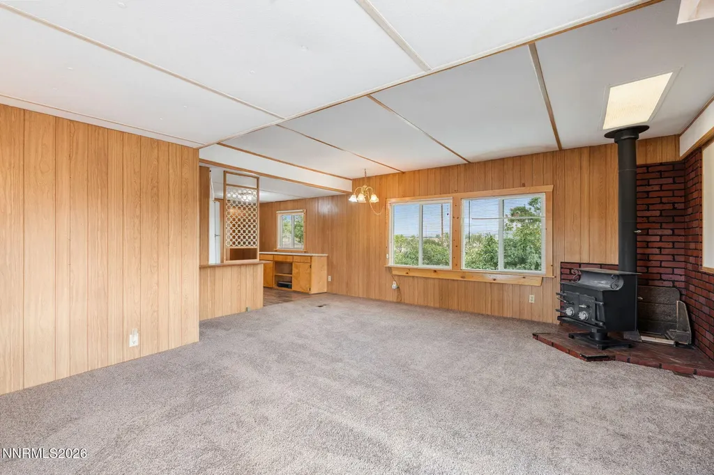 3165 Hollyhock Silver Springs NV 89429