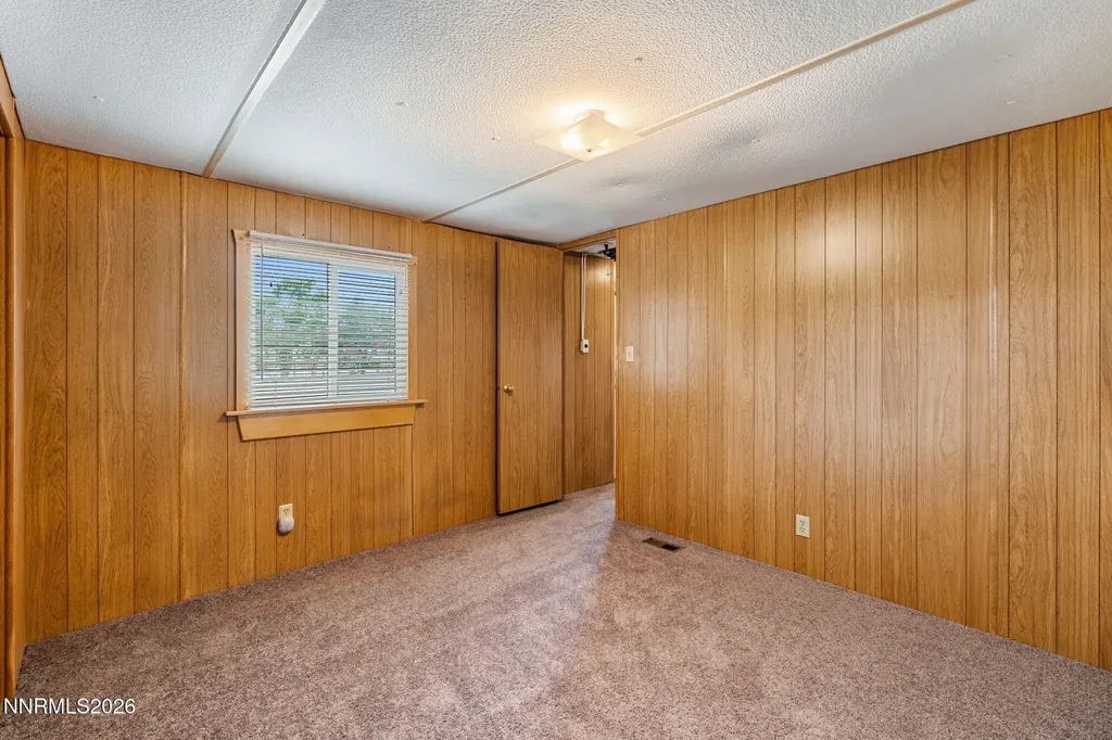 3165 Hollyhock Silver Springs NV 89429