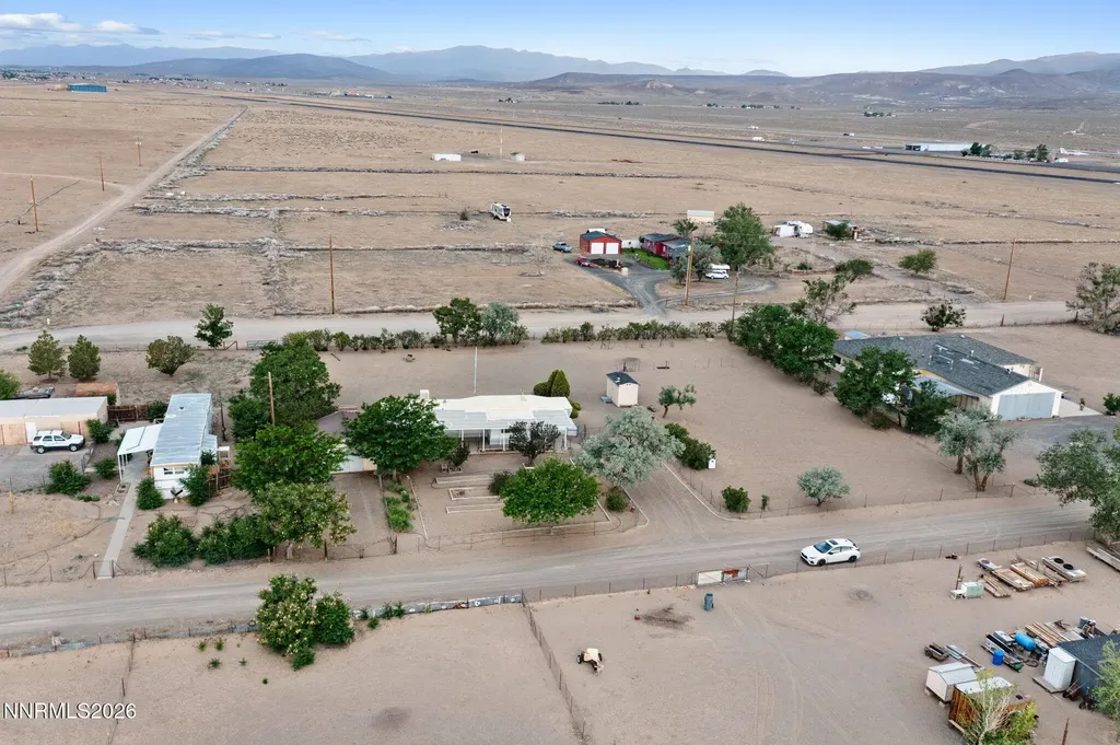 3165 Hollyhock Silver Springs NV 89429