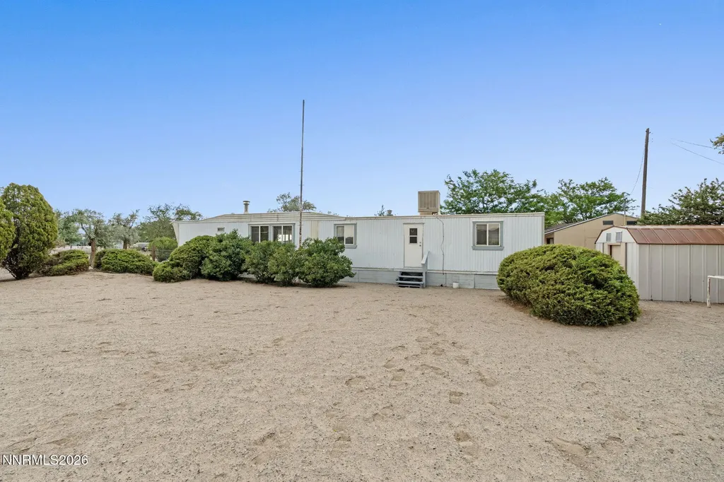 3165 Hollyhock Silver Springs NV 89429