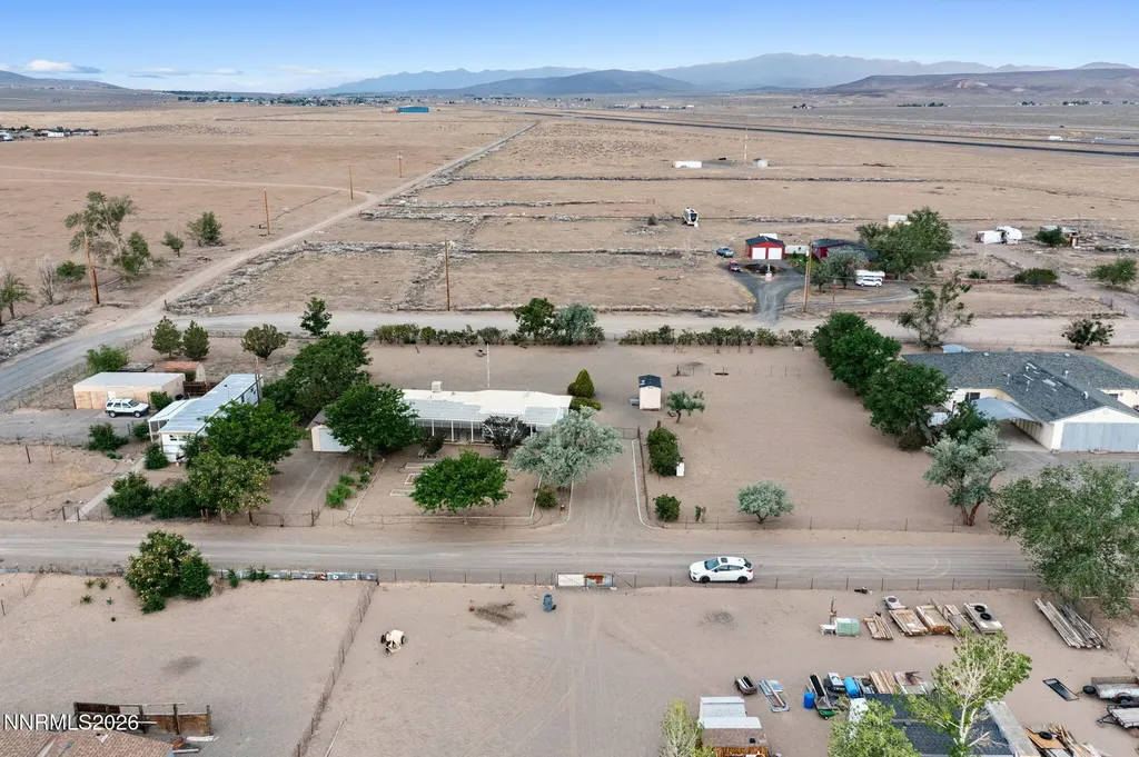 3165 Hollyhock Silver Springs NV 89429