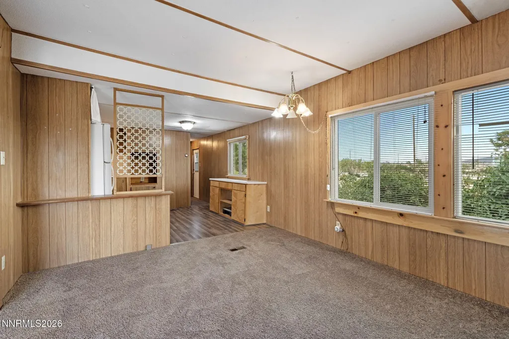 3165 Hollyhock Silver Springs NV 89429
