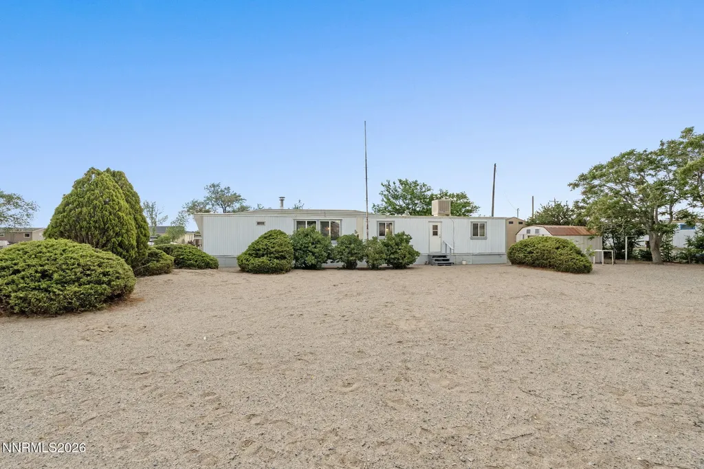 3165 Hollyhock Silver Springs NV 89429