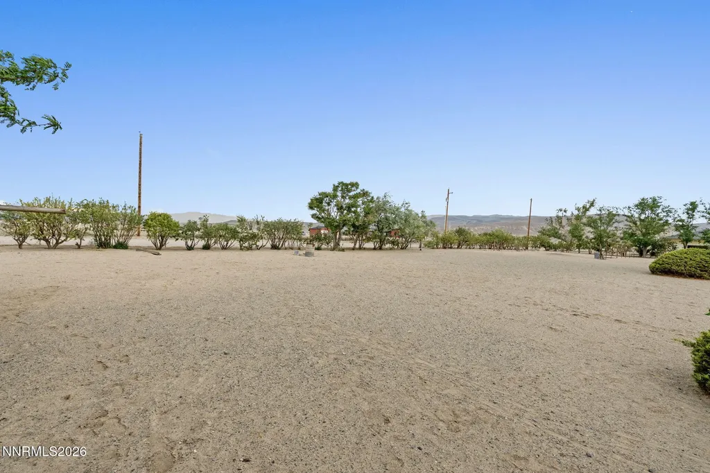 3165 Hollyhock Silver Springs NV 89429