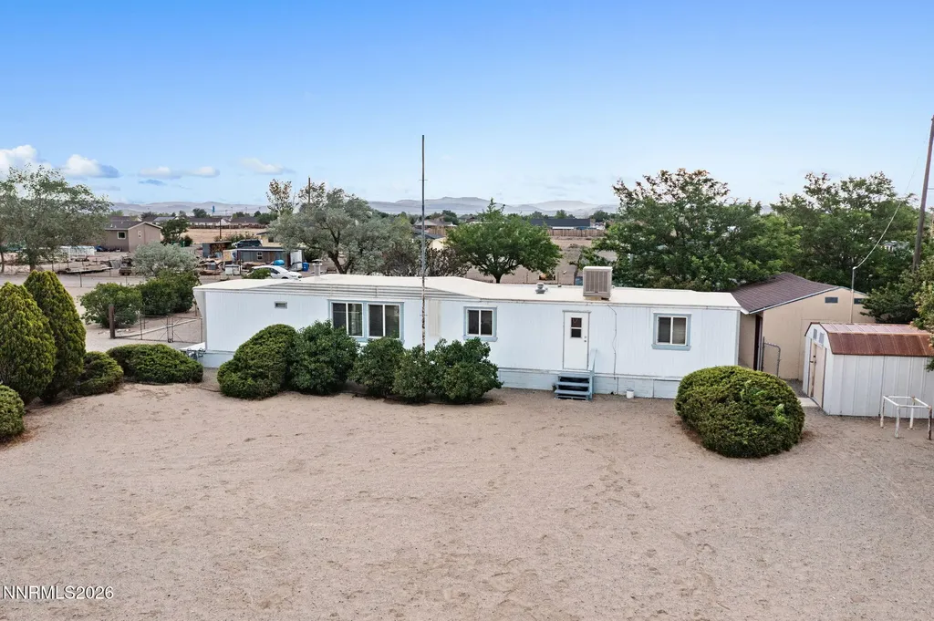 3165 Hollyhock Silver Springs NV 89429