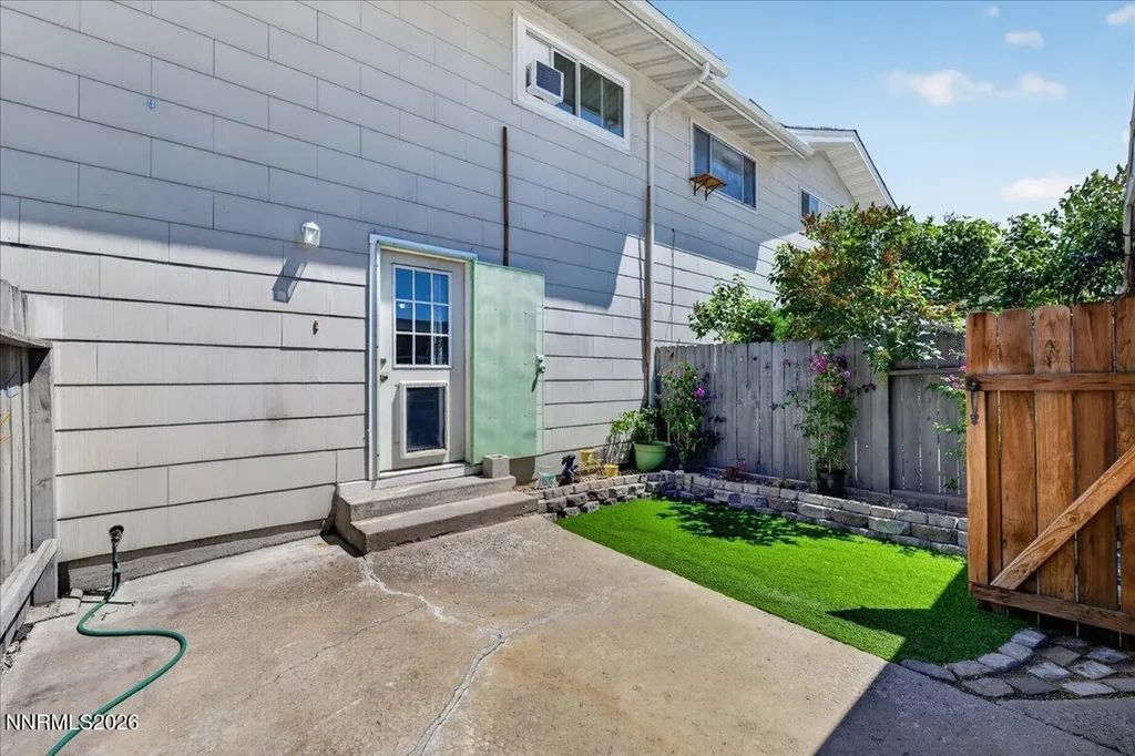 5 Smithridge Reno NV 89502