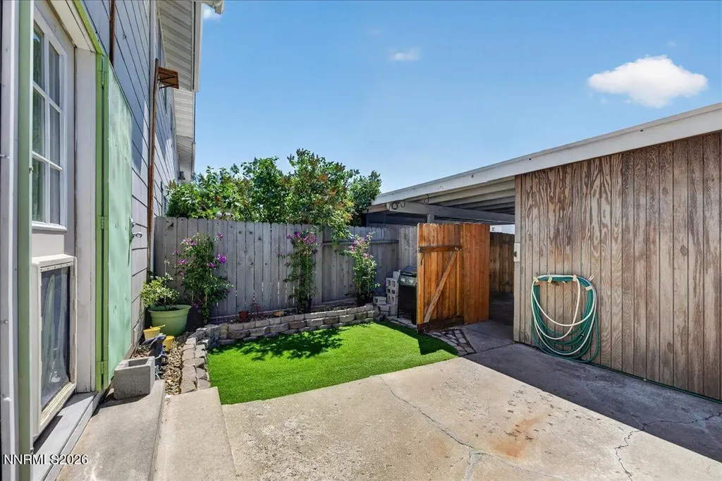 5 Smithridge Reno NV 89502
