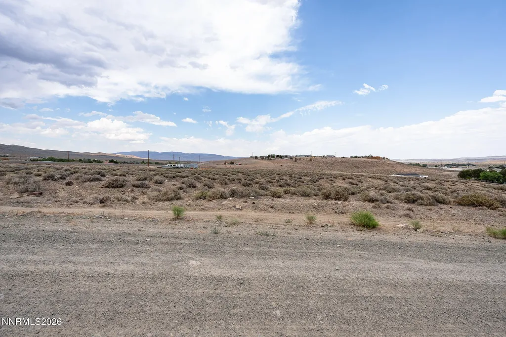 1440 Hooten Silver Springs NV 89429