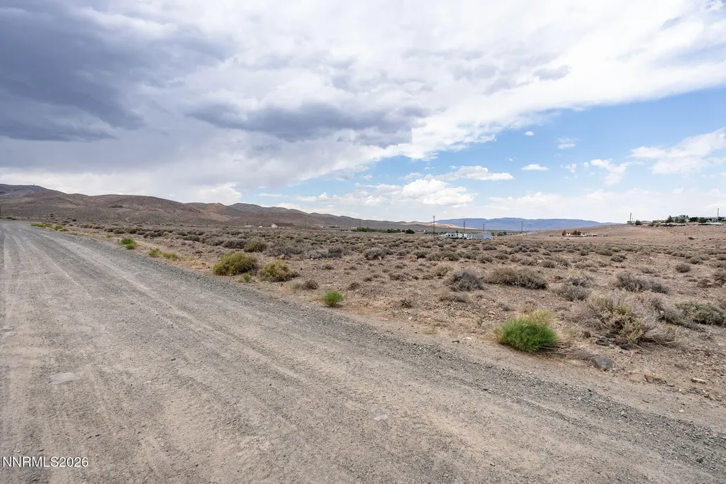 1440 Hooten Silver Springs NV 89429